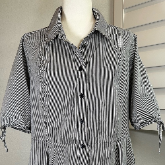 Lane Bryant pinnstripe top Size 18 - Picture 5 of 7